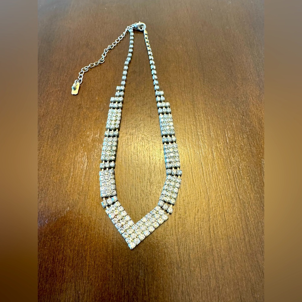 Elegant Rhinestone Necklace